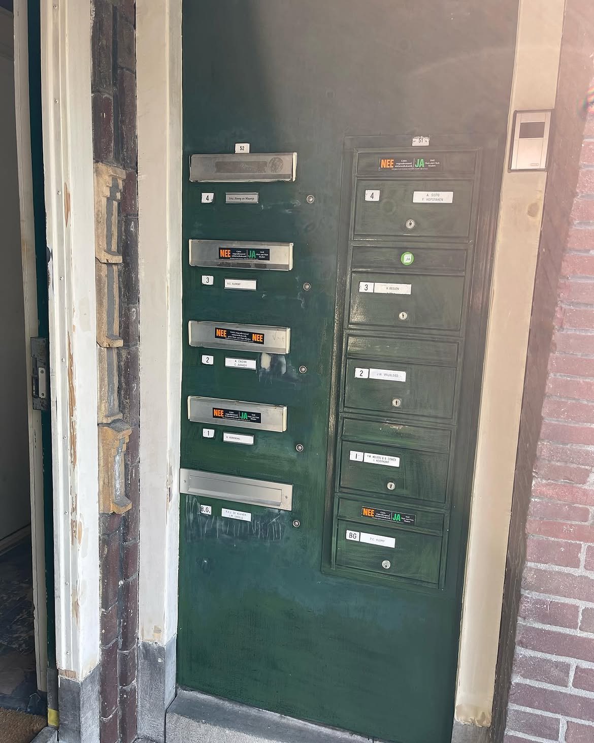50 woningdeuren voor grote VvE in Amsterdam-Zuid – projectfoto 2